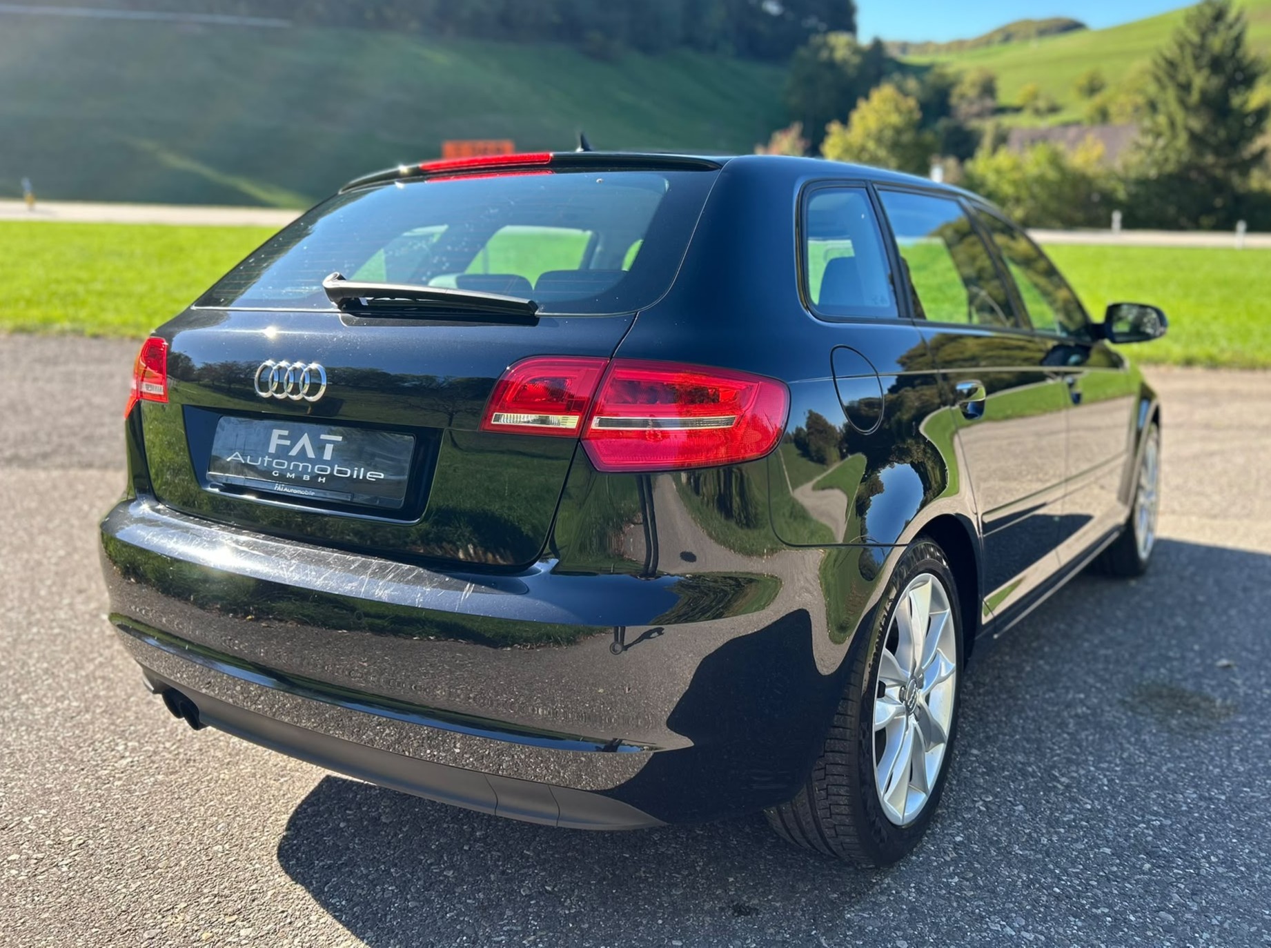 AUDI A3 Sportback 1.4 TFSI Attraction S-tronic-image-4