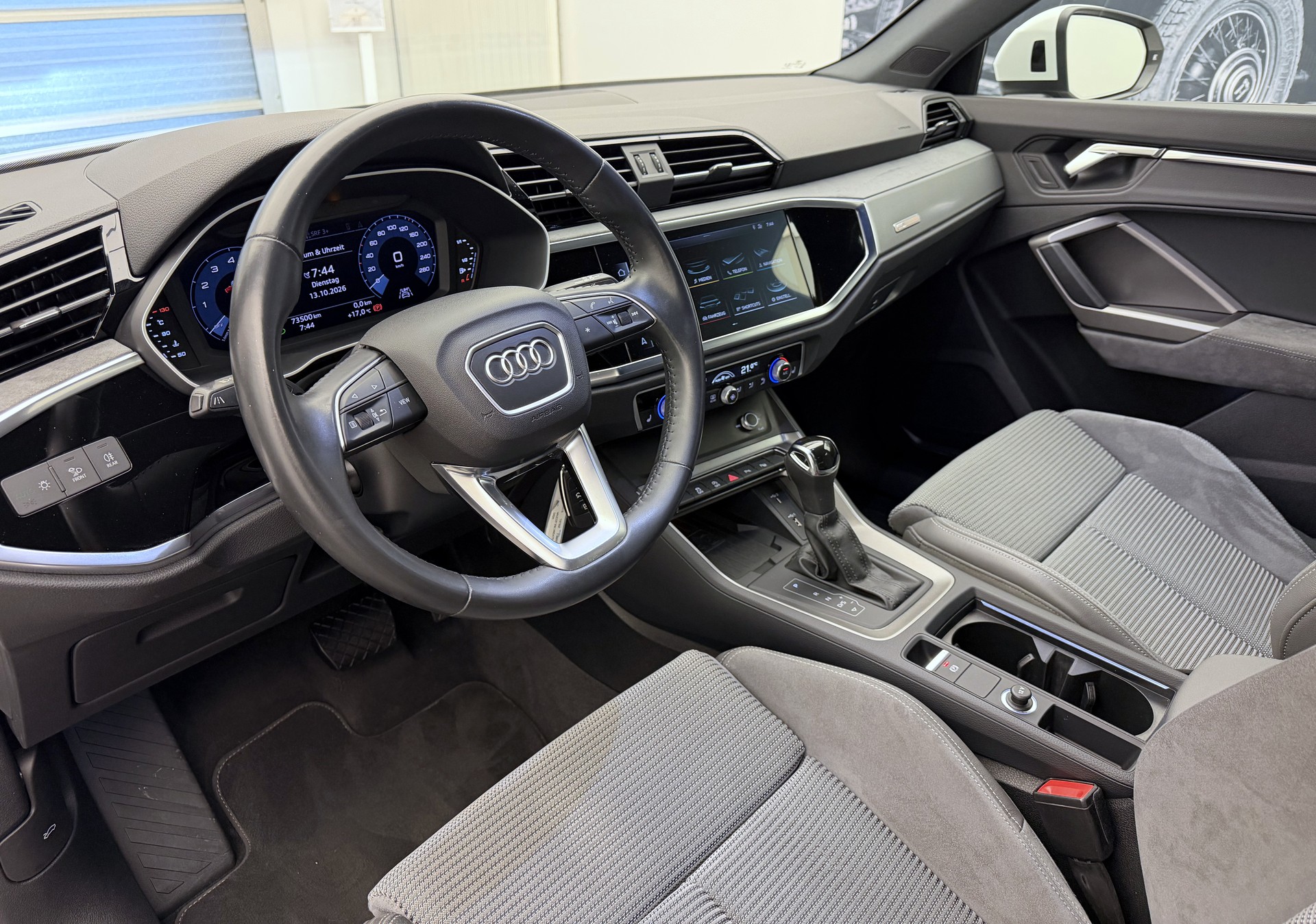 AUDI Q3 35 TFSI S-tronic-image-6