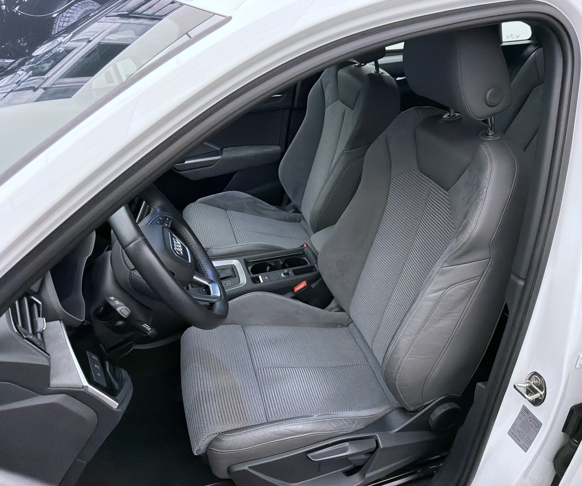 AUDI Q3 35 TFSI S-tronic-image-5