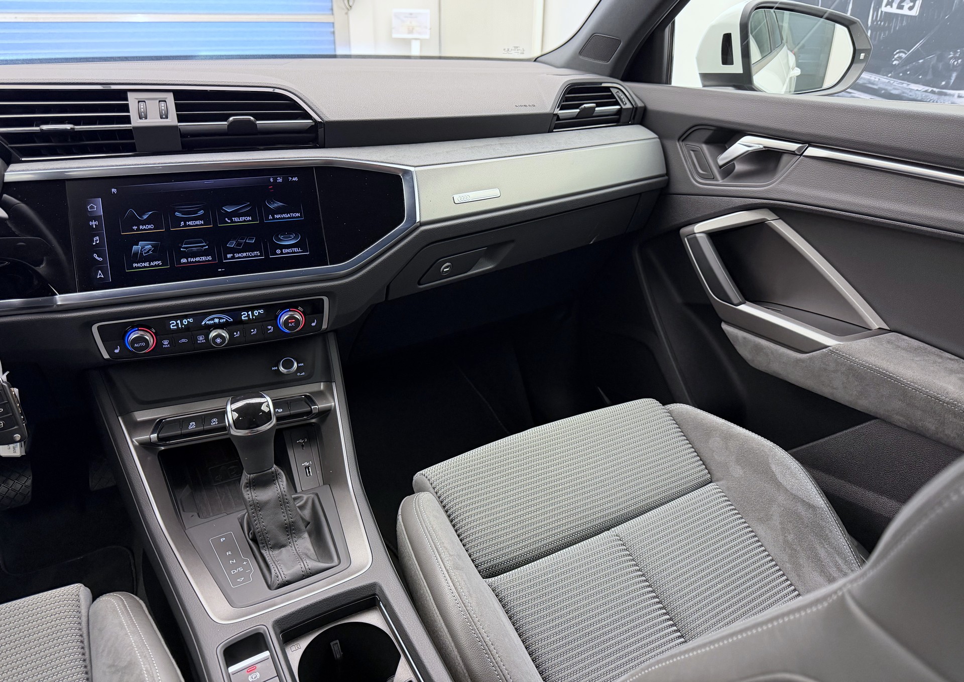 AUDI Q3 35 TFSI S-tronic-image-17