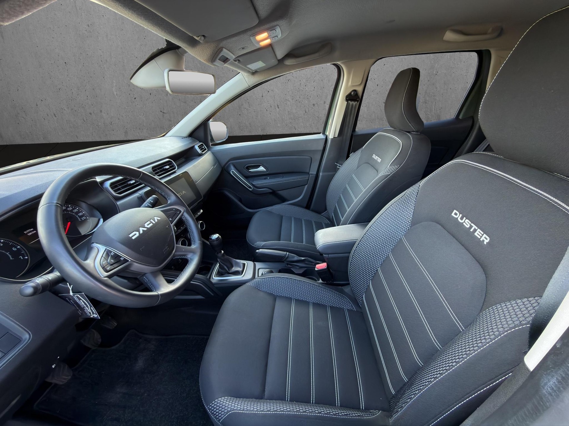DACIA Duster 1.3 TCe 150 Journey+ 4WD-image-9