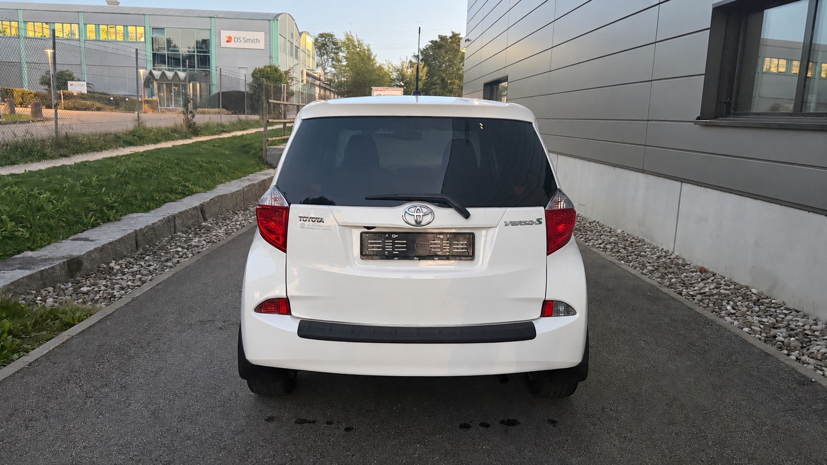 TOYOTA Verso-S 1.33 Luna *Frisch MFK*-image-3