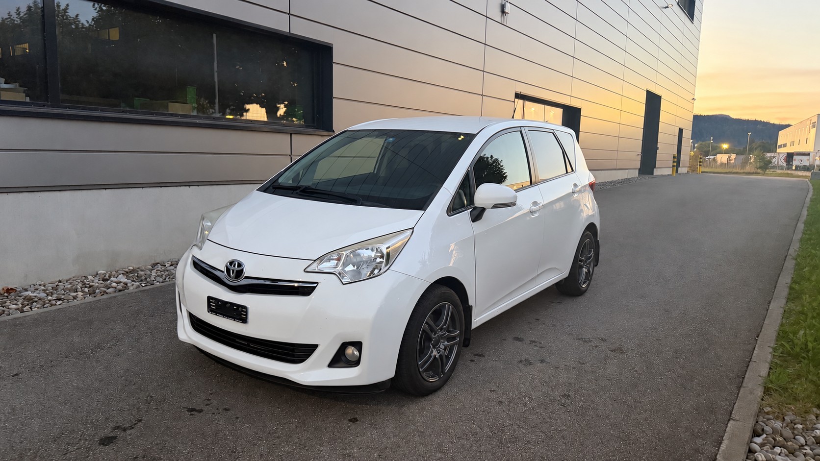 Car photo