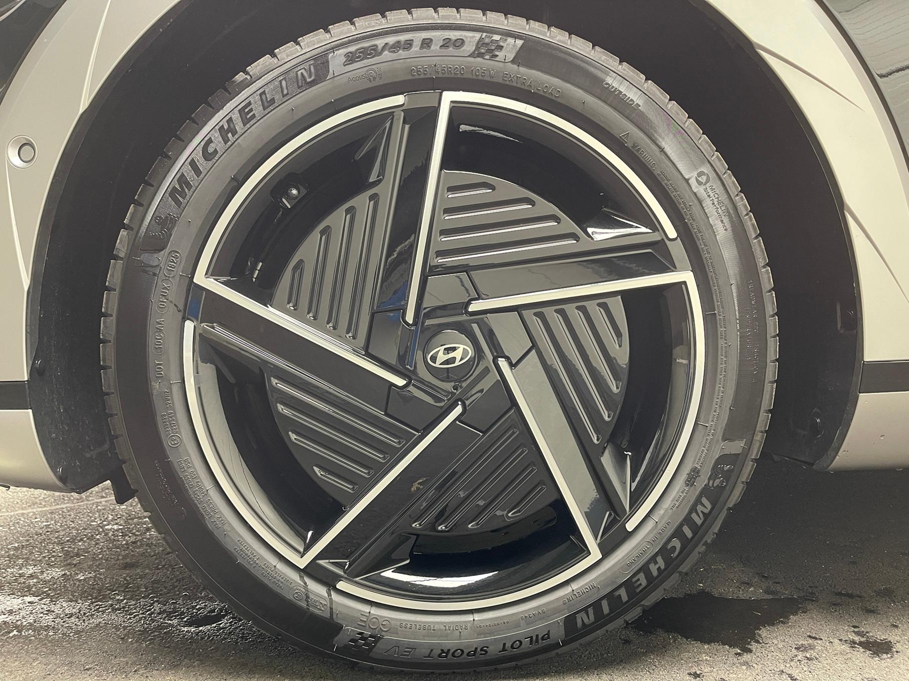 HYUNDAI Ioniq 5 84 kWh Vertex 4WD-image-10