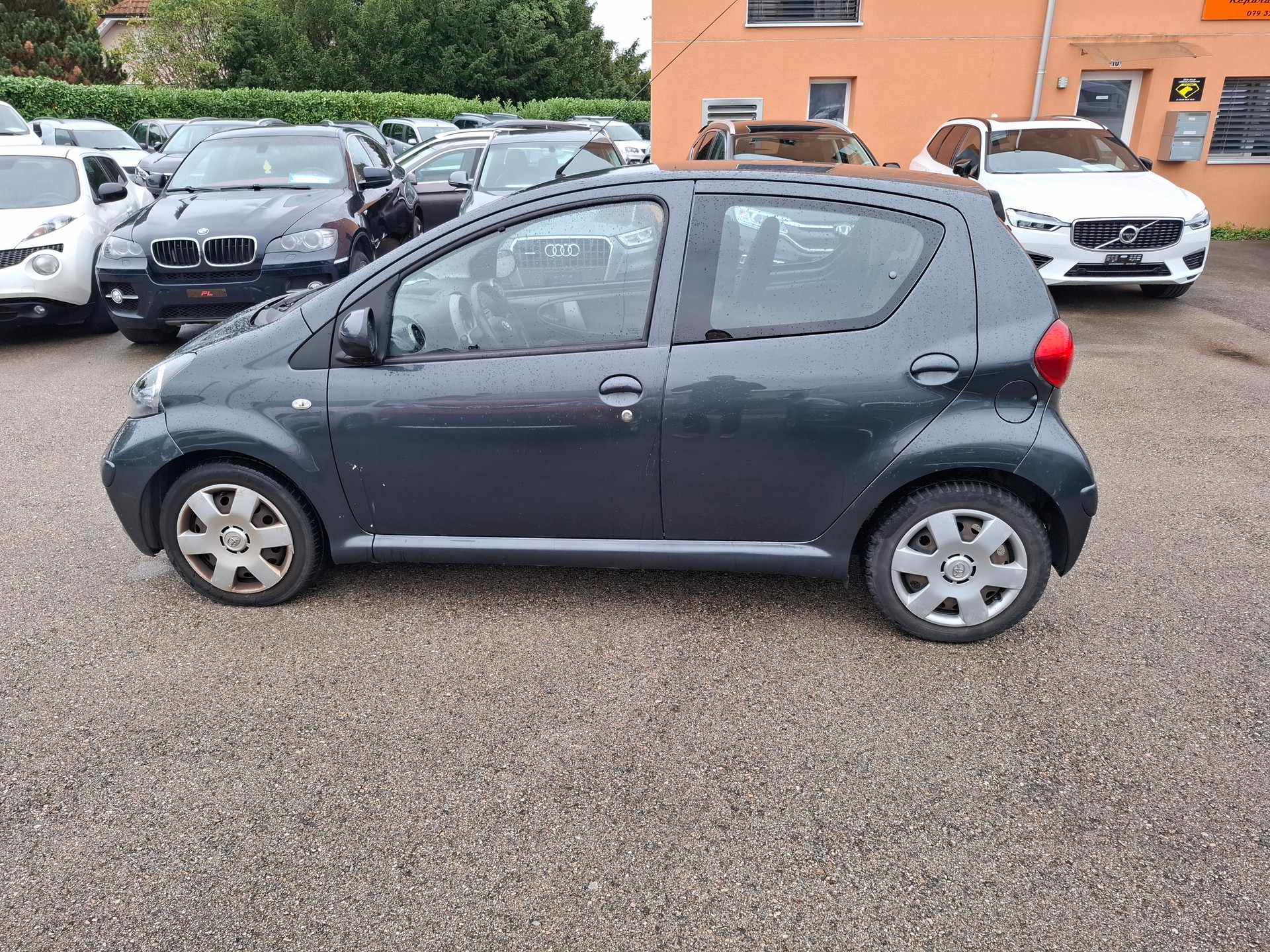 TOYOTA Aygo 1.0 Linea Luna-image-4