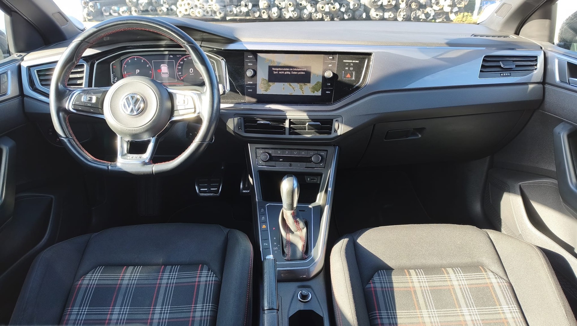 VW Polo 2.0 TSI GTI DSG-image-12