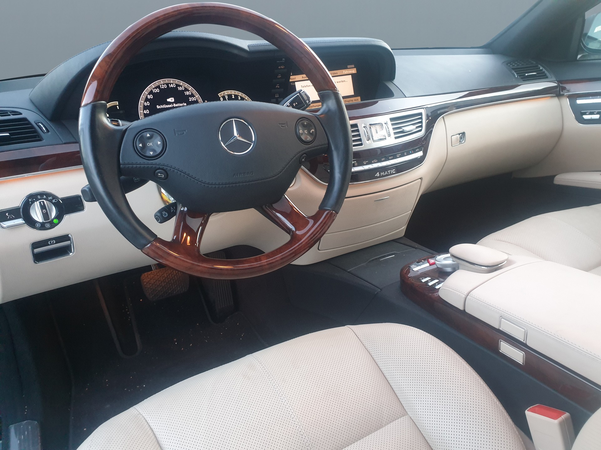 MERCEDES-BENZ S 500 L 4Matic 7G-Tronic-image-11