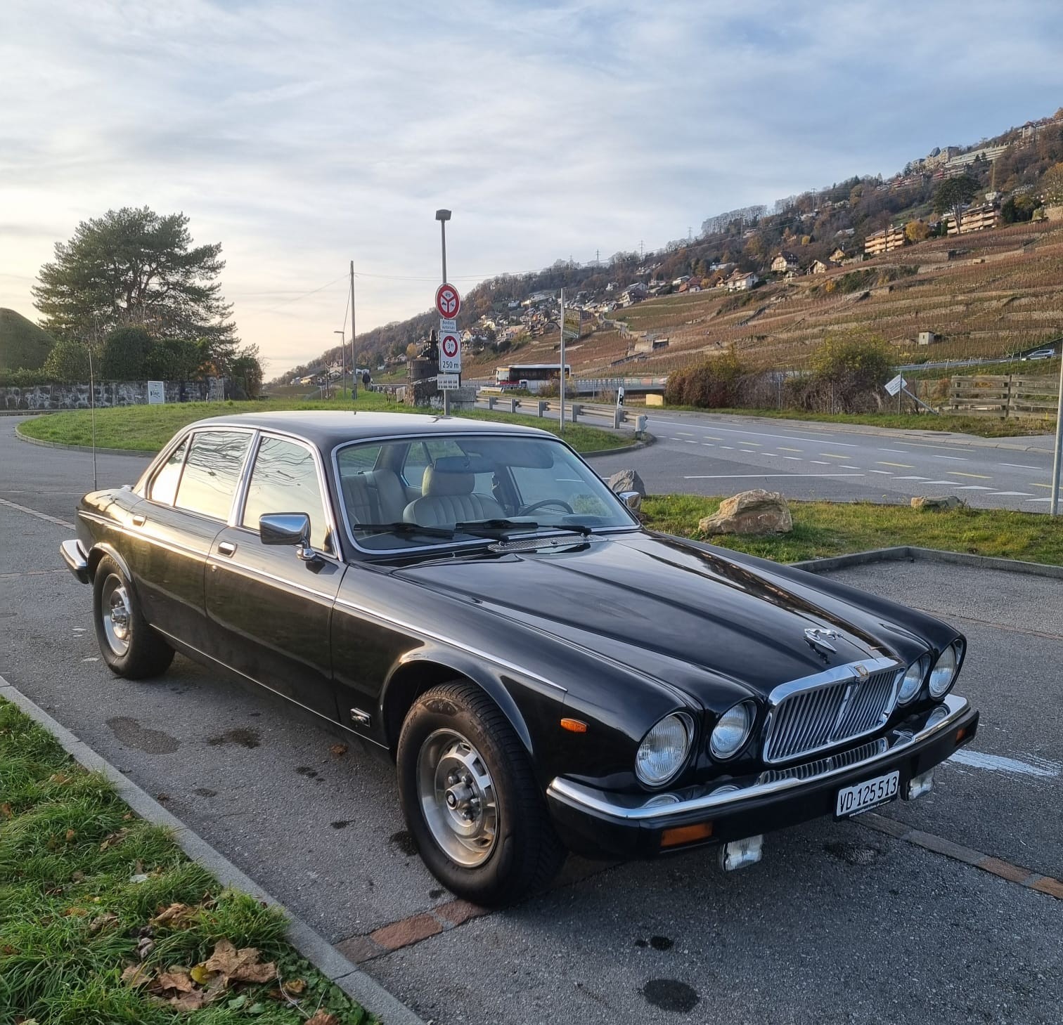 JAGUAR XJ12 5.3 HE Sovereign-image-2