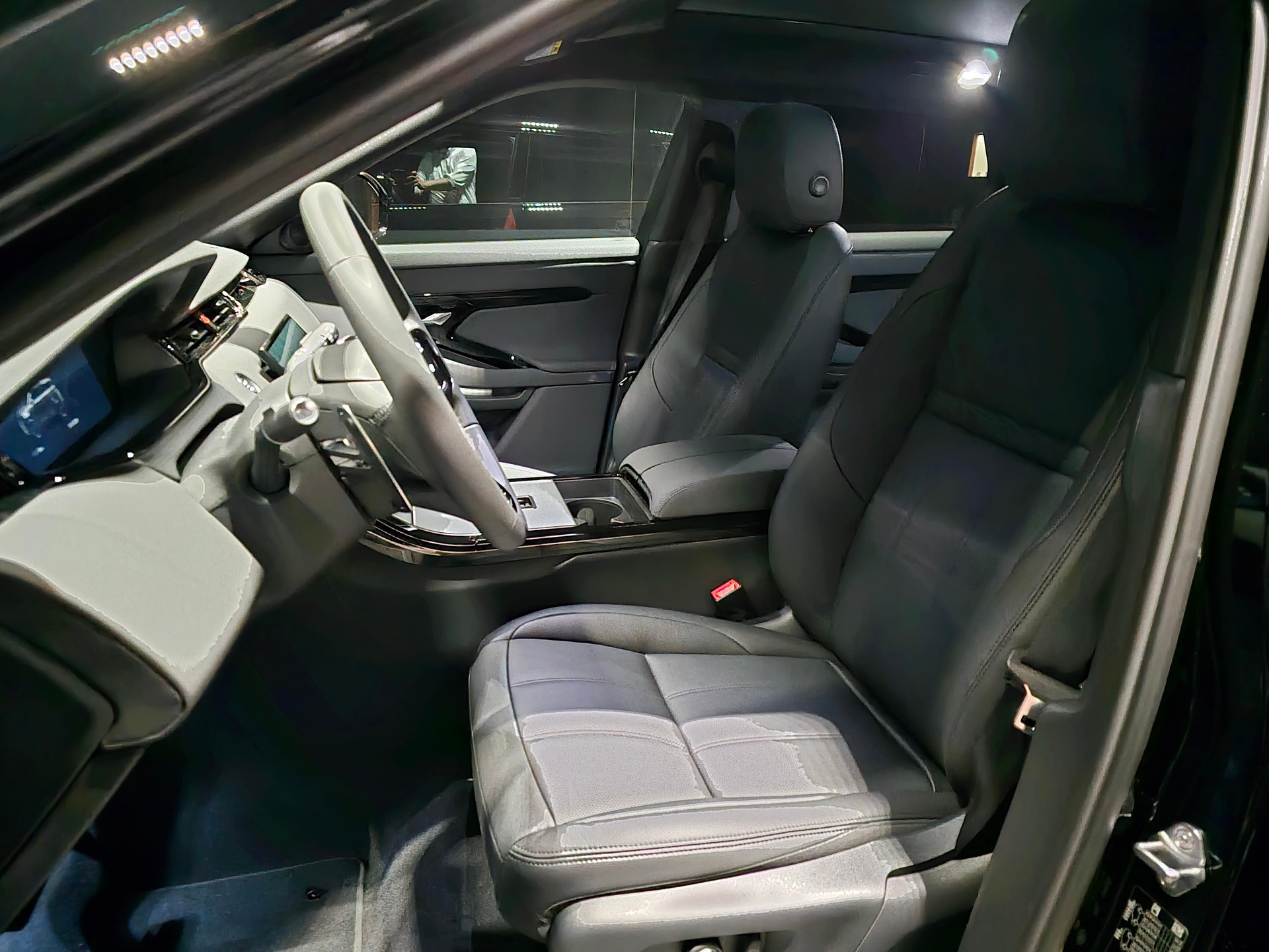LAND ROVER Range Rover Evoque 1.5 T 300e S-image-5