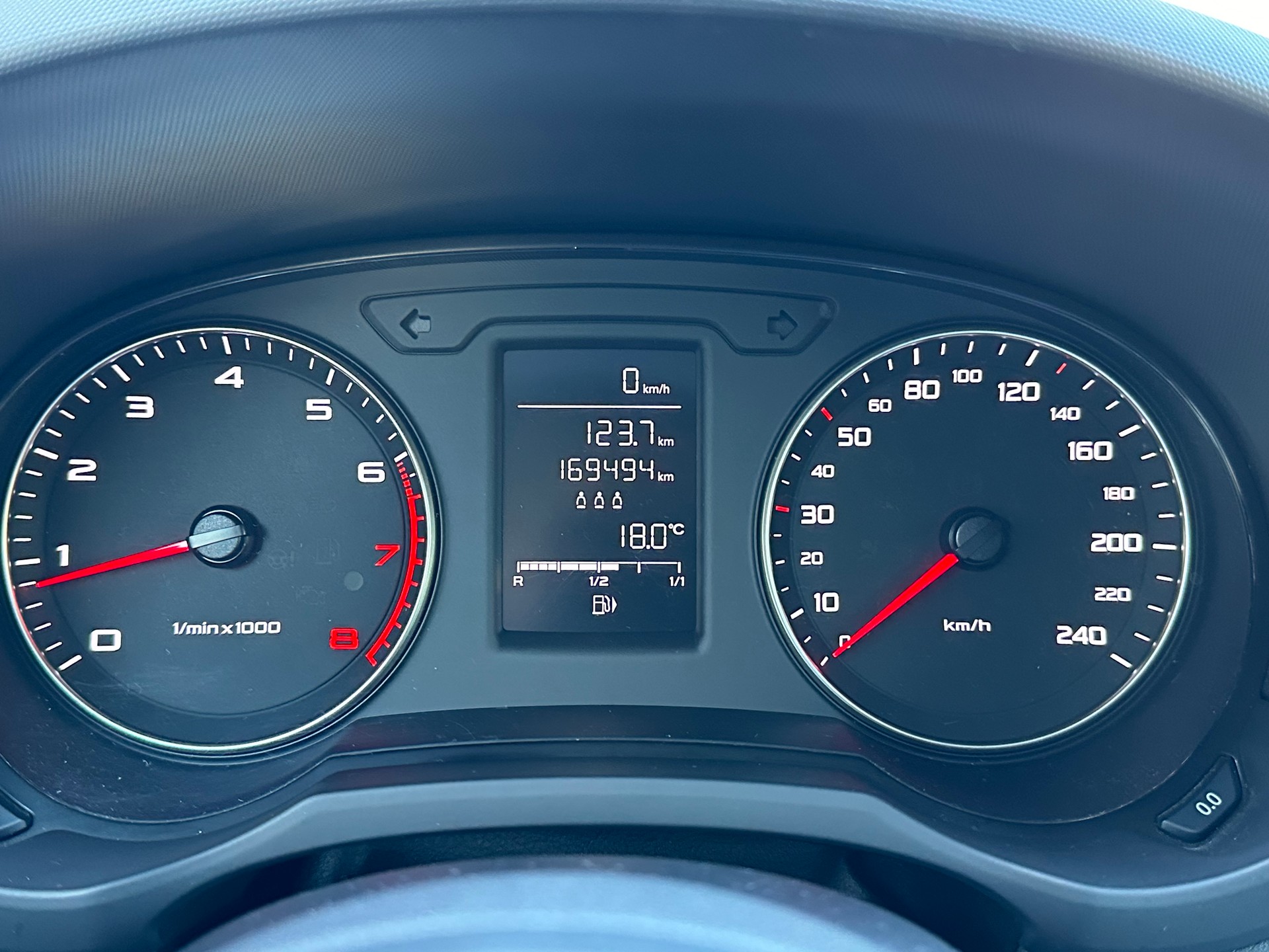 AUDI A1 Sportback 1.2 TFSI Attraction-image-4