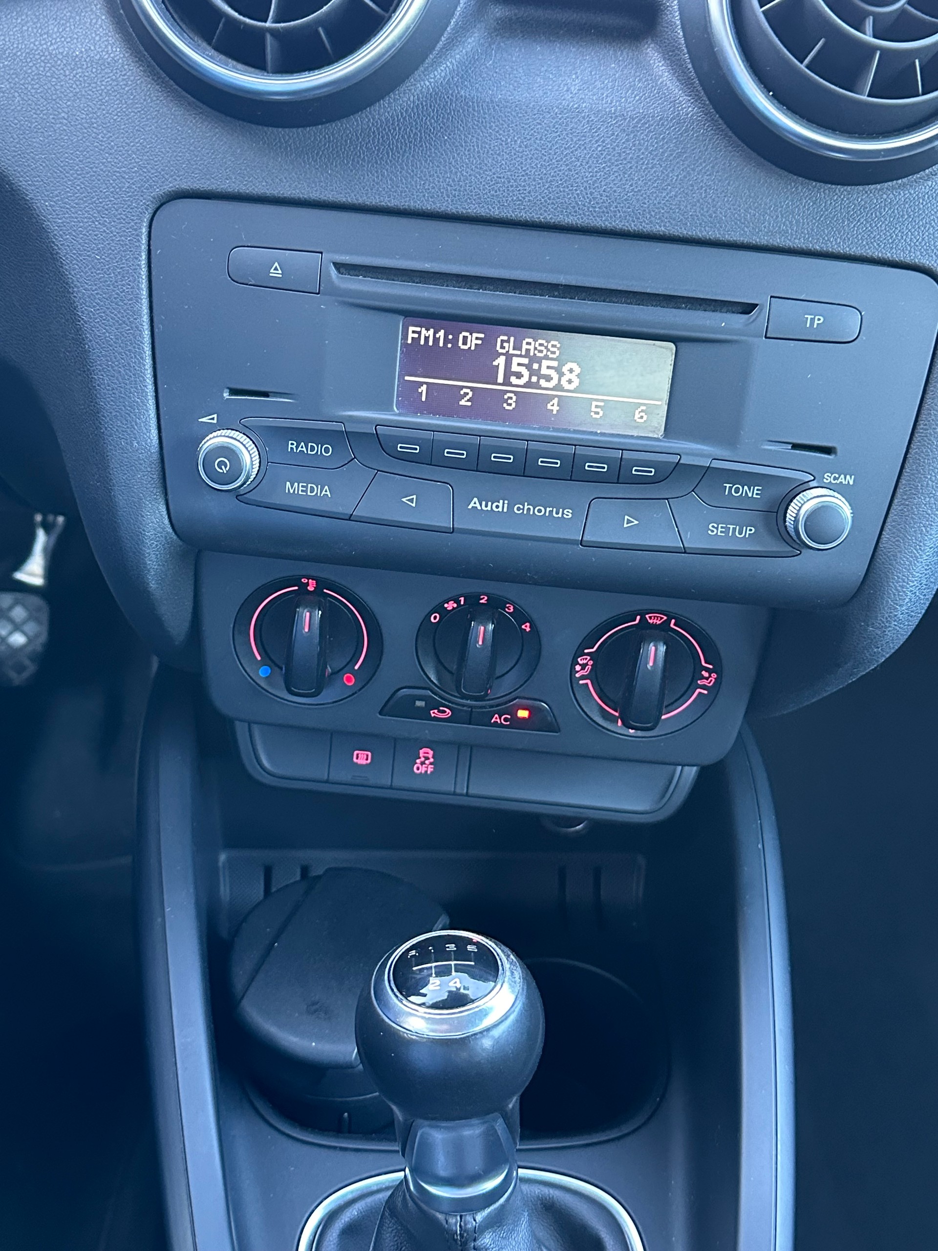 AUDI A1 Sportback 1.2 TFSI Attraction-image-5