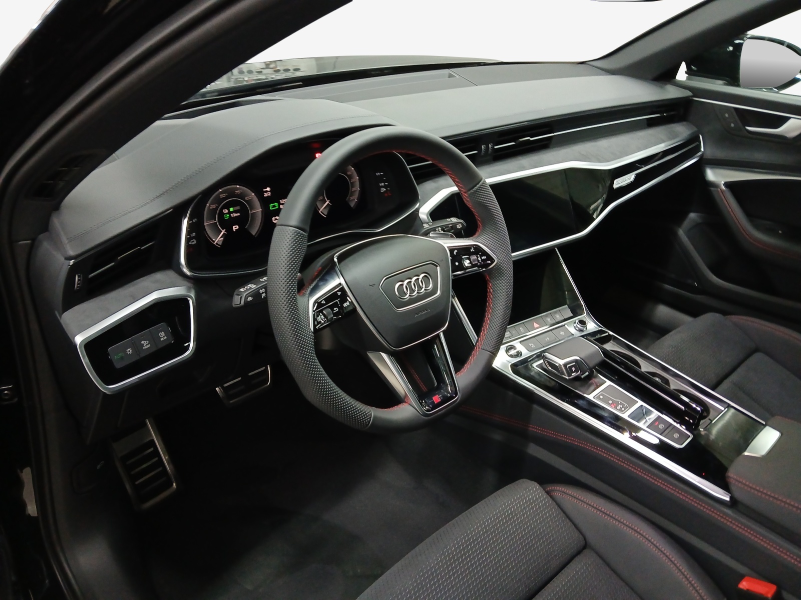 AUDI A6 Avant 50 TFSIe Attraction S line quattro S-tronic-image-13