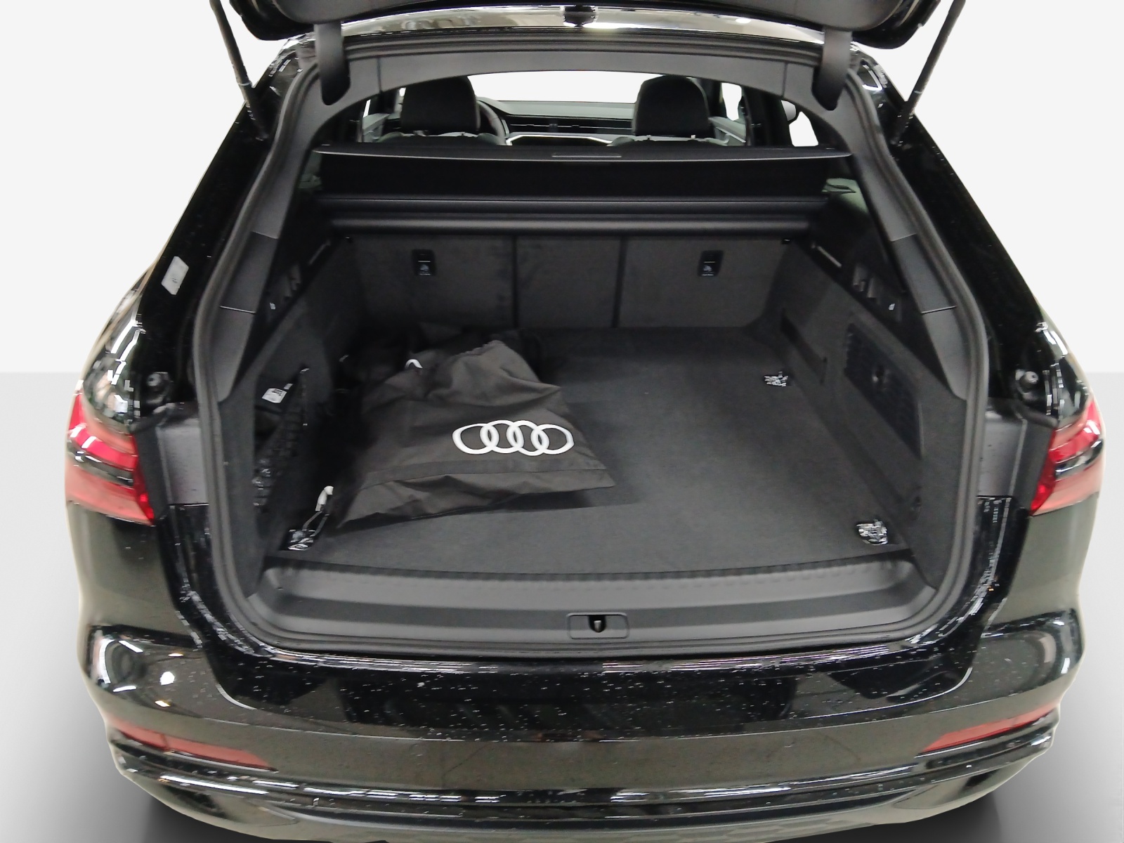 AUDI A6 Avant 50 TFSIe Attraction S line quattro S-tronic-image-11