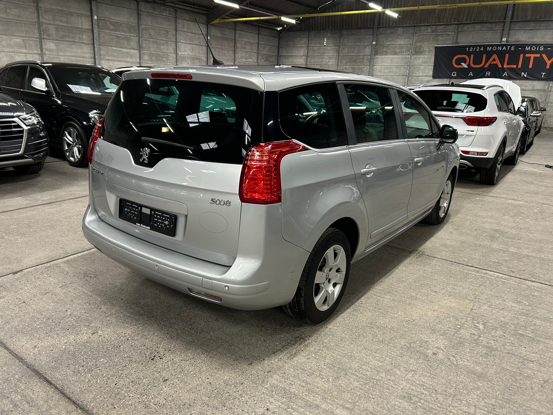 PEUGEOT 5008 1.6 HDI Business-image-3