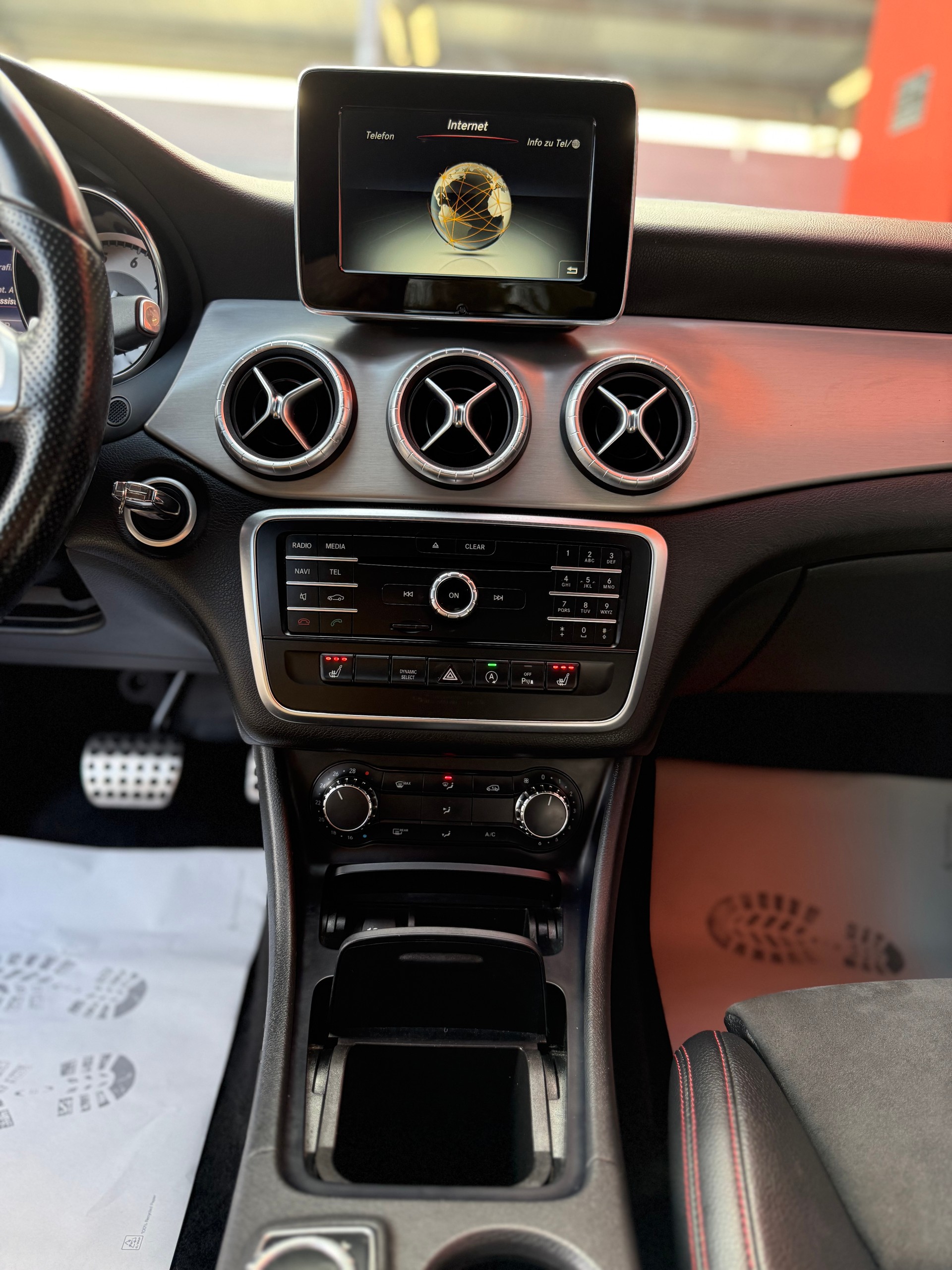 MERCEDES-BENZ CLA 250 AMG Line 7G-DCT 4Matic-image-7
