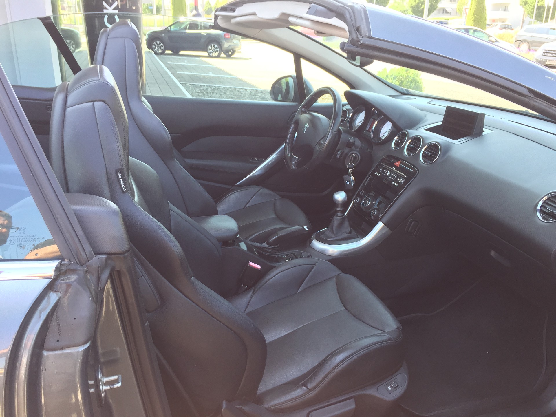 PEUGEOT 308 CC 1.6 16V Turbo Allure-image-8