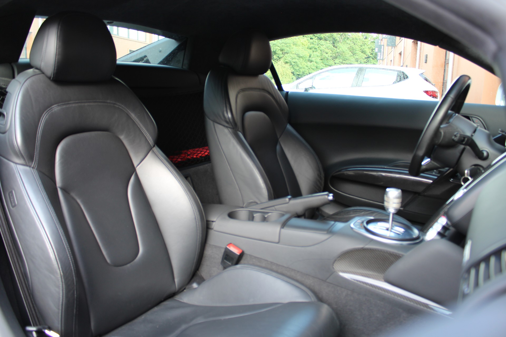 AUDI R8 Coupé 4.2 Boite Mécanique " Sidebalde Carbone * Intérieur Carbone * Cuir * GPS * Caméra * Bang & Olufsen * Bluetooth"-image-29