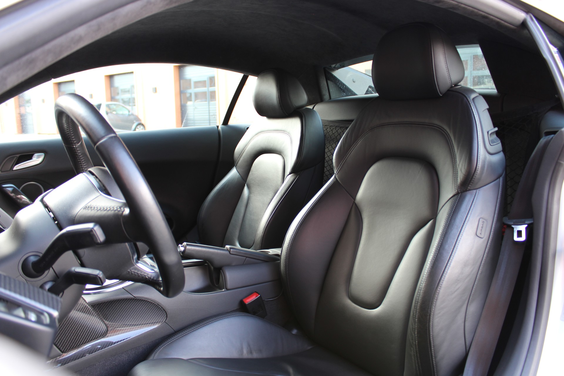 AUDI R8 Coupé 4.2 Boite Mécanique " Sidebalde Carbone * Intérieur Carbone * Cuir * GPS * Caméra * Bang & Olufsen * Bluetooth"-image-28