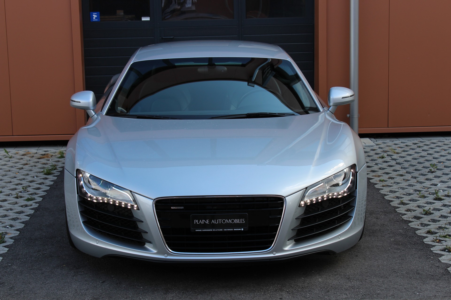 AUDI R8 Coupé 4.2 Boite Mécanique " Sidebalde Carbone * Intérieur Carbone * Cuir * GPS * Caméra * Bang & Olufsen * Bluetooth"-image-2