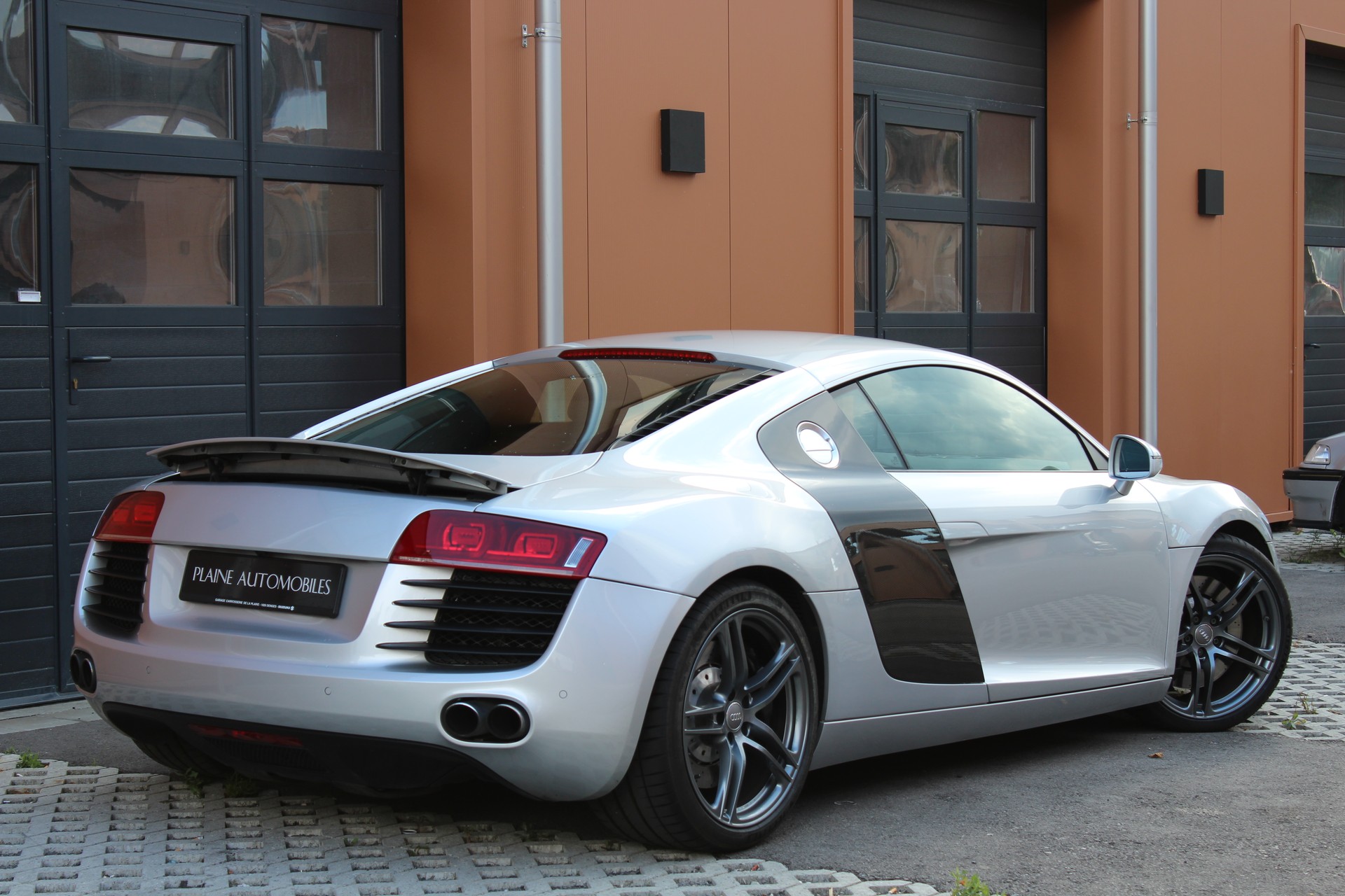 AUDI R8 Coupé 4.2 Boite Mécanique " Sidebalde Carbone * Intérieur Carbone * Cuir * GPS * Caméra * Bang & Olufsen * Bluetooth"-image-7