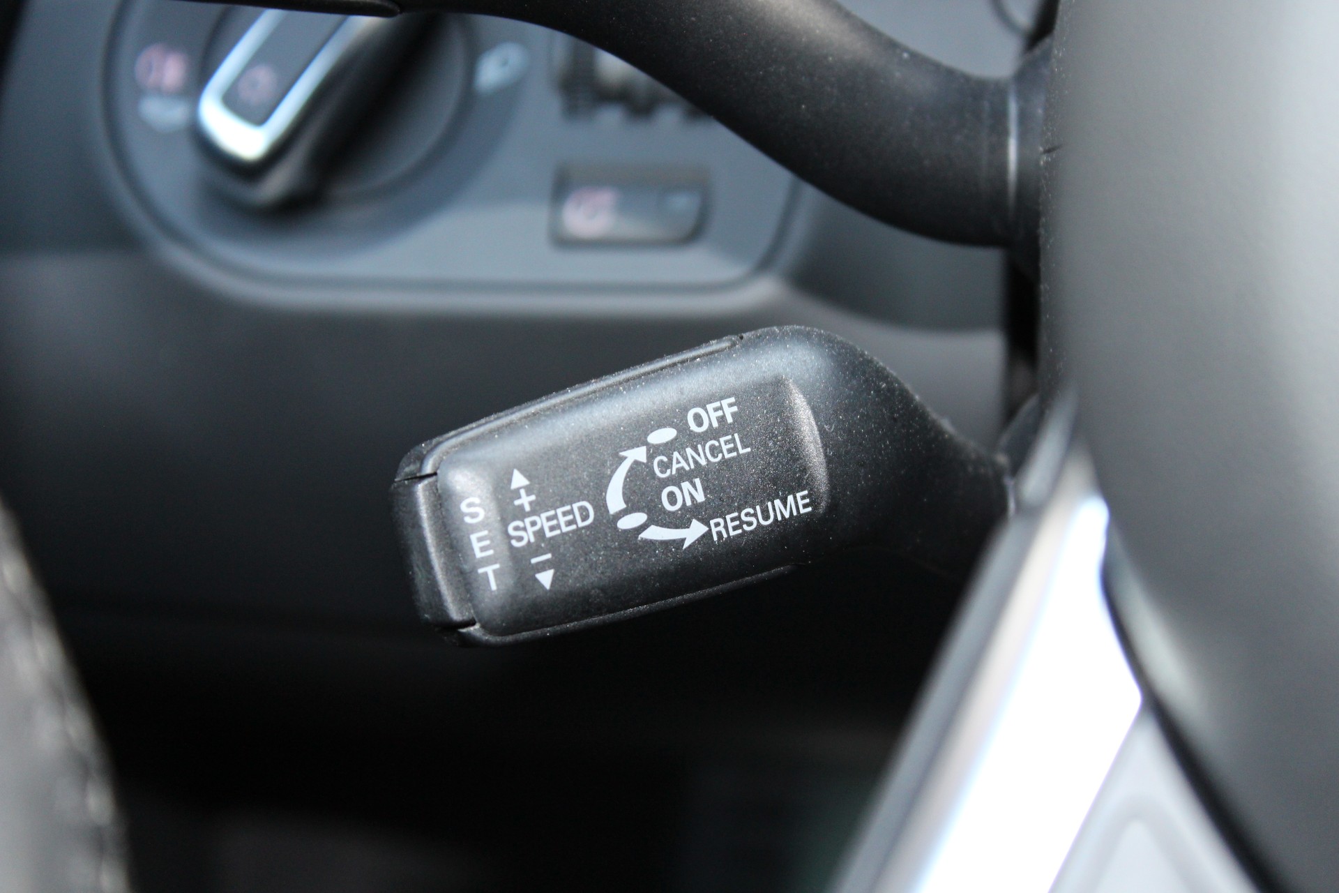 AUDI R8 Coupé 4.2 Boite Mécanique " Sidebalde Carbone * Intérieur Carbone * Cuir * GPS * Caméra * Bang & Olufsen * Bluetooth"-image-18