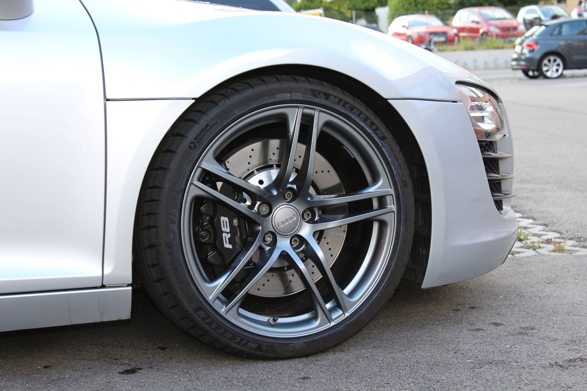 AUDI R8 Coupé 4.2 Boite Mécanique " Sidebalde Carbone * Intérieur Carbone * Cuir * GPS * Caméra * Bang & Olufsen * Bluetooth"-image-6