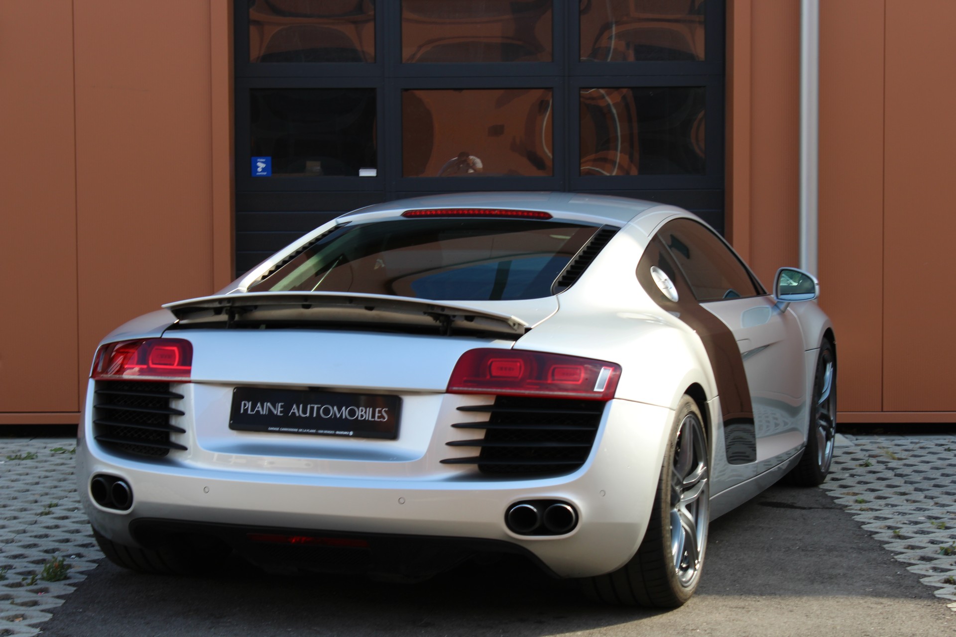 AUDI R8 Coupé 4.2 Boite Mécanique " Sidebalde Carbone * Intérieur Carbone * Cuir * GPS * Caméra * Bang & Olufsen * Bluetooth"-image-9