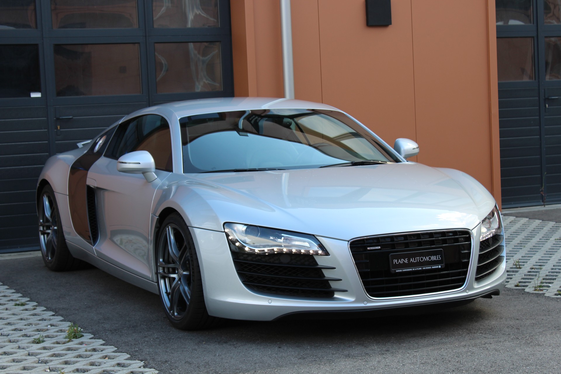 AUDI R8 Coupé 4.2 Boite Mécanique " Sidebalde Carbone * Intérieur Carbone * Cuir * GPS * Caméra * Bang & Olufsen * Bluetooth"-image-3