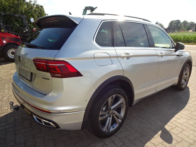 VW Tiguan 2.0 TDI SCR R-Line 4Motion DSG-image-4