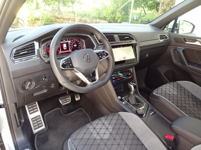 VW Tiguan 2.0 TDI SCR R-Line 4Motion DSG-image-9