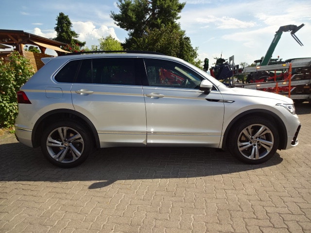 VW Tiguan 2.0 TDI SCR R-Line 4Motion DSG-image-5