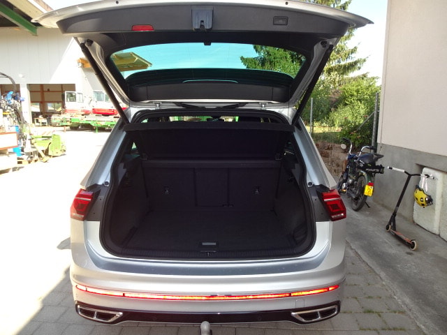 VW Tiguan 2.0 TDI SCR R-Line 4Motion DSG-image-12