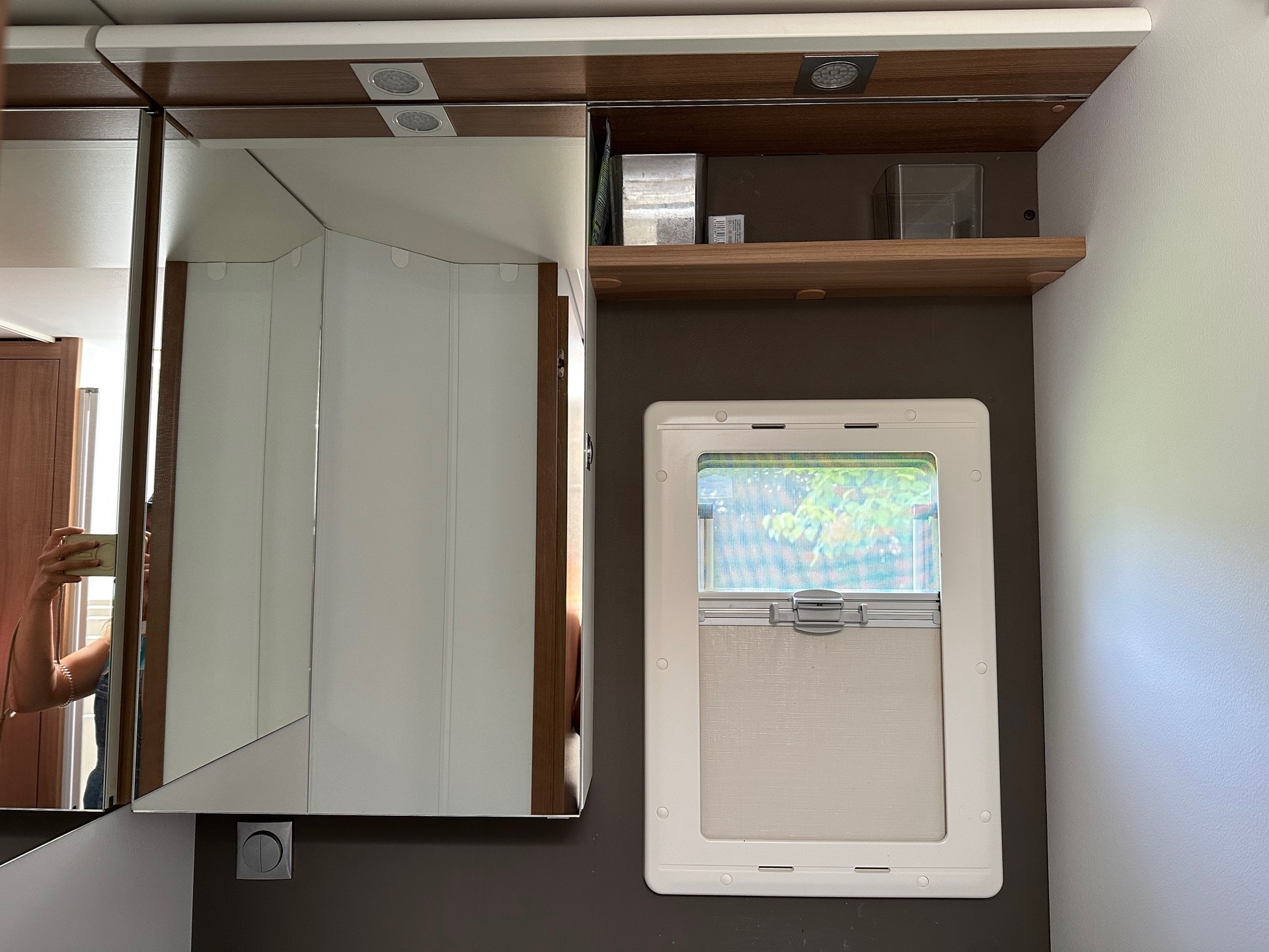 ADRIA Coral Axess S 670 SL-image-16