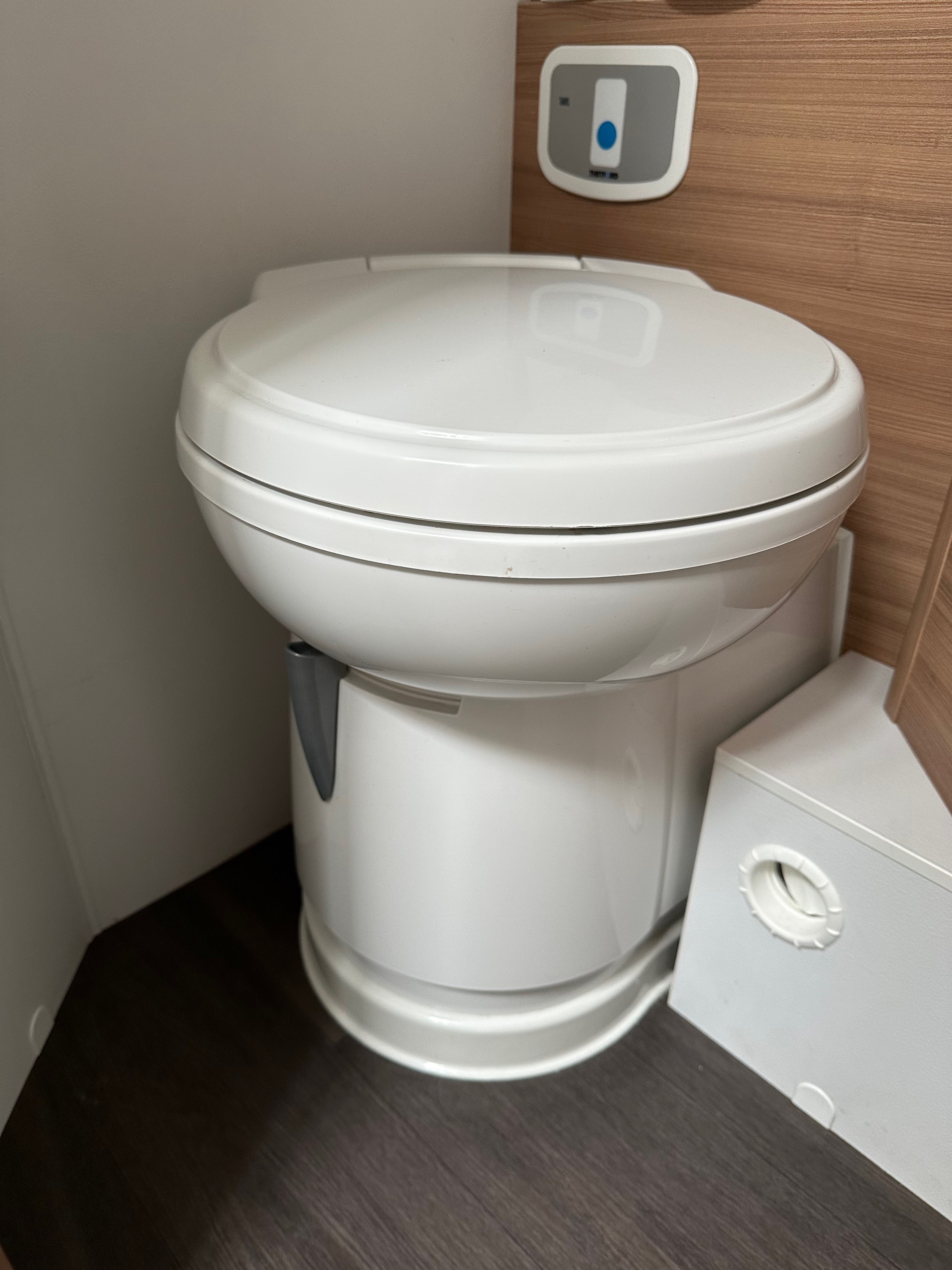 ADRIA Coral Axess S 670 SL-image-17