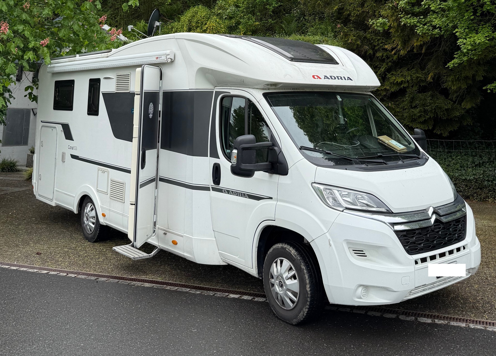 ADRIA Coral Axess S 670 SL-image-1