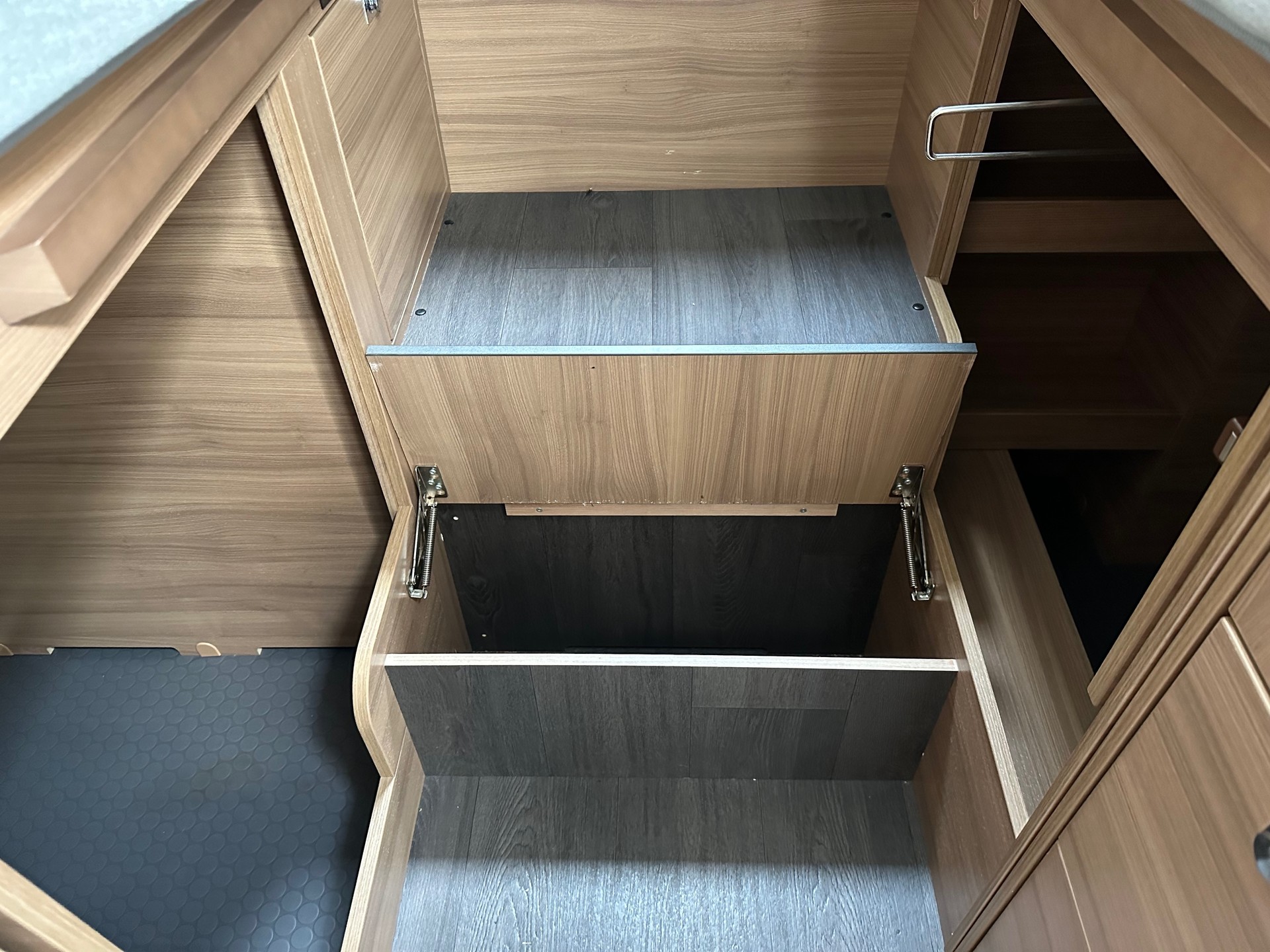 ADRIA Coral Axess S 670 SL-image-19