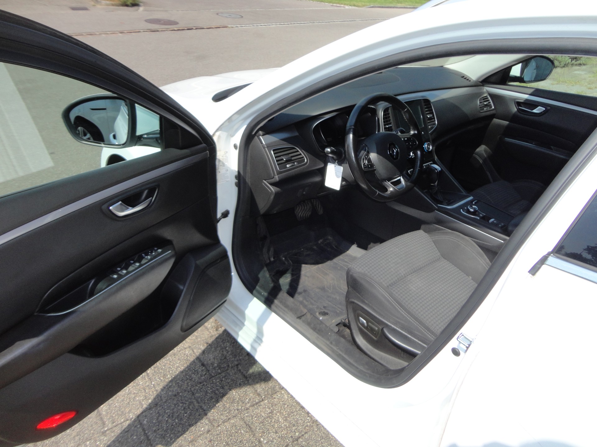 RENAULT Talisman Grandtour 1.6 dCi Business Line EDC-image-8