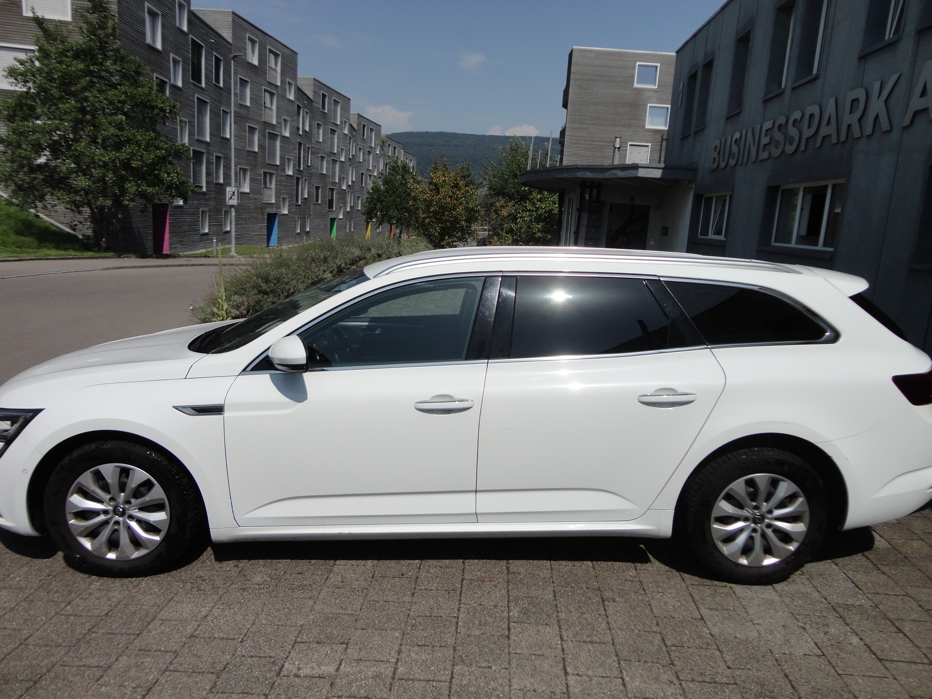 RENAULT Talisman Grandtour 1.6 dCi Business Line EDC-image-1
