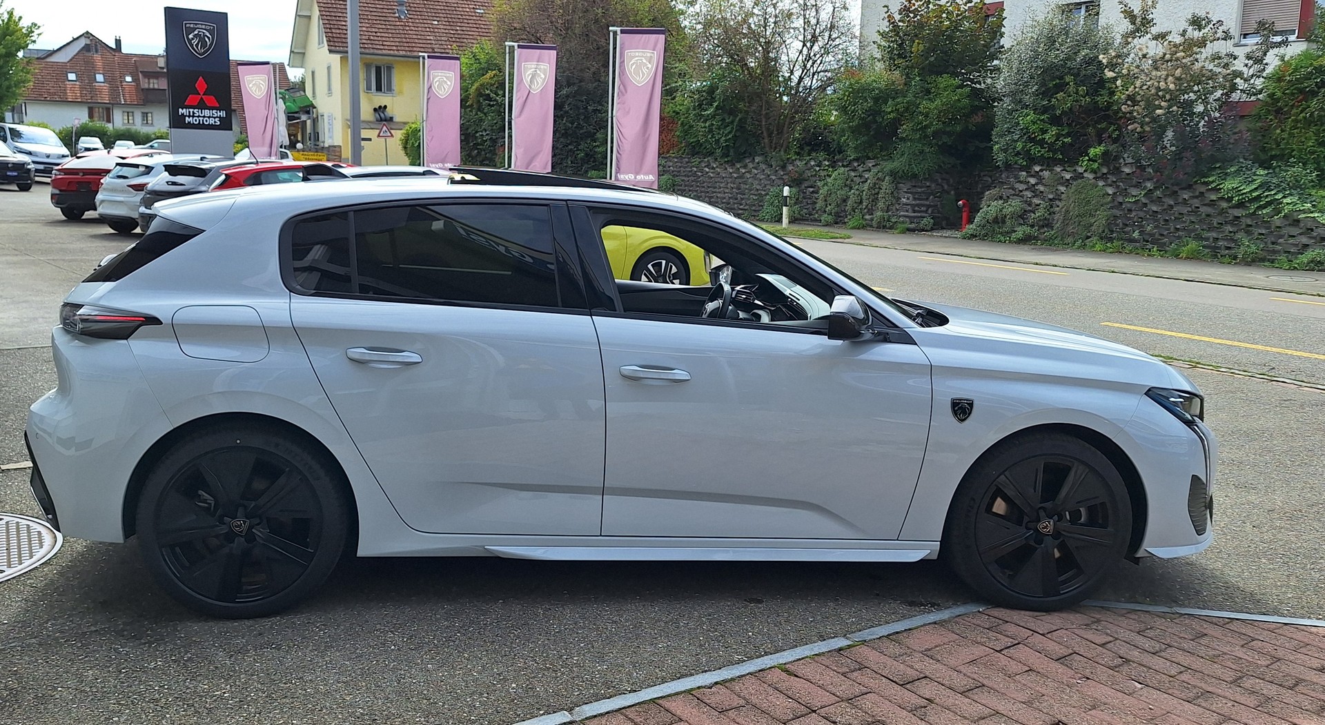 PEUGEOT 308 1.6 PHEV 225 GT / Helvetia-image-9