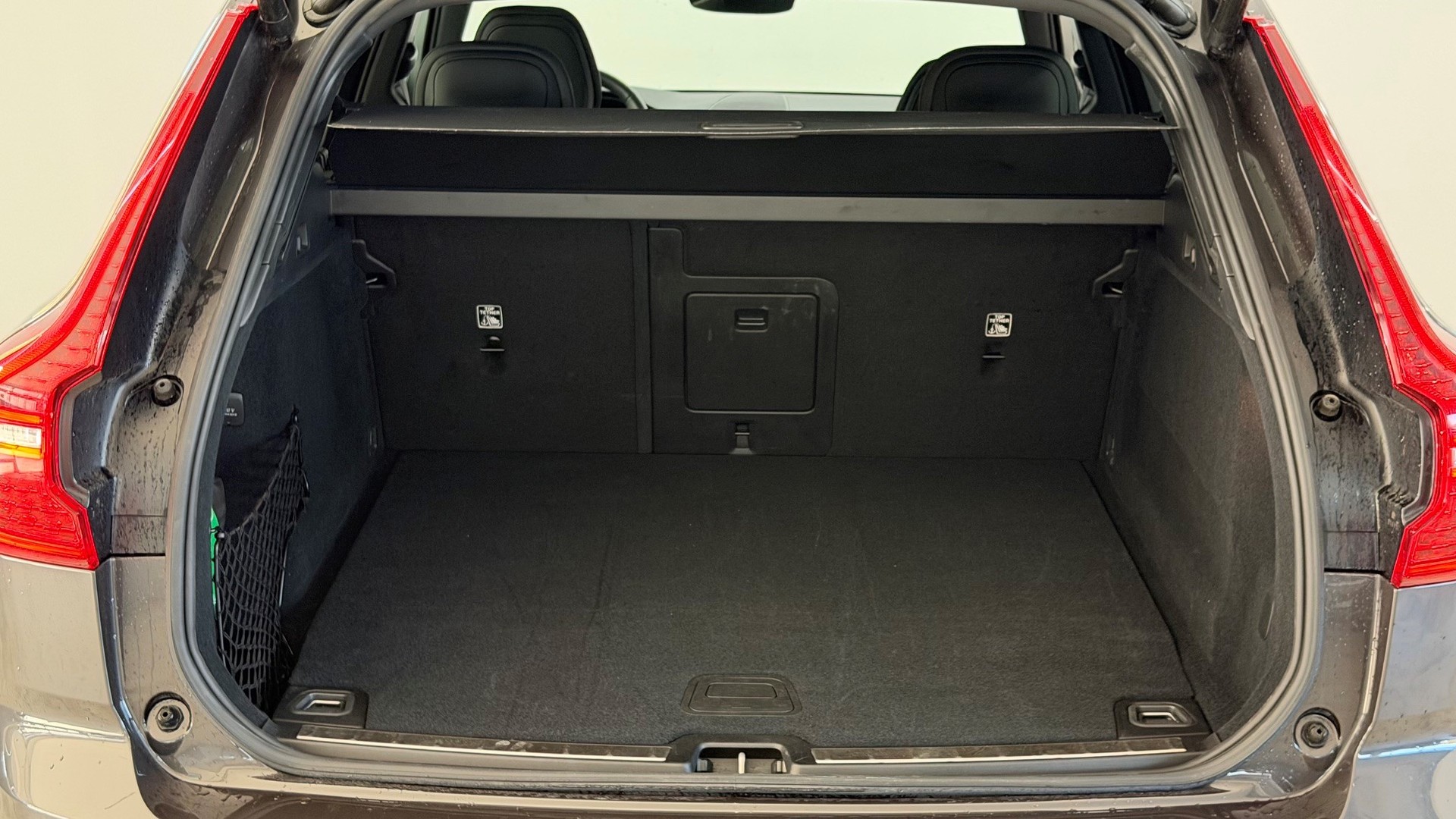 VOLVO XC60 2.0 T6 TE Plus Dark eAWD-image-13