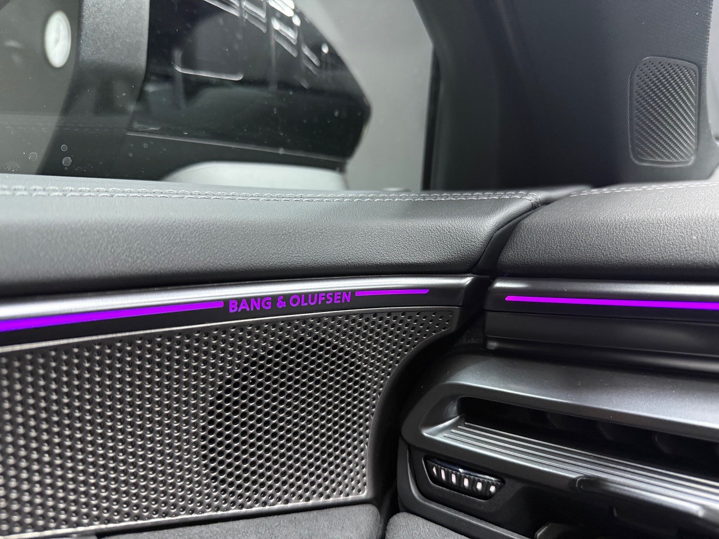 AUDI A6 Lim. TDI quattro S-Line-image-16