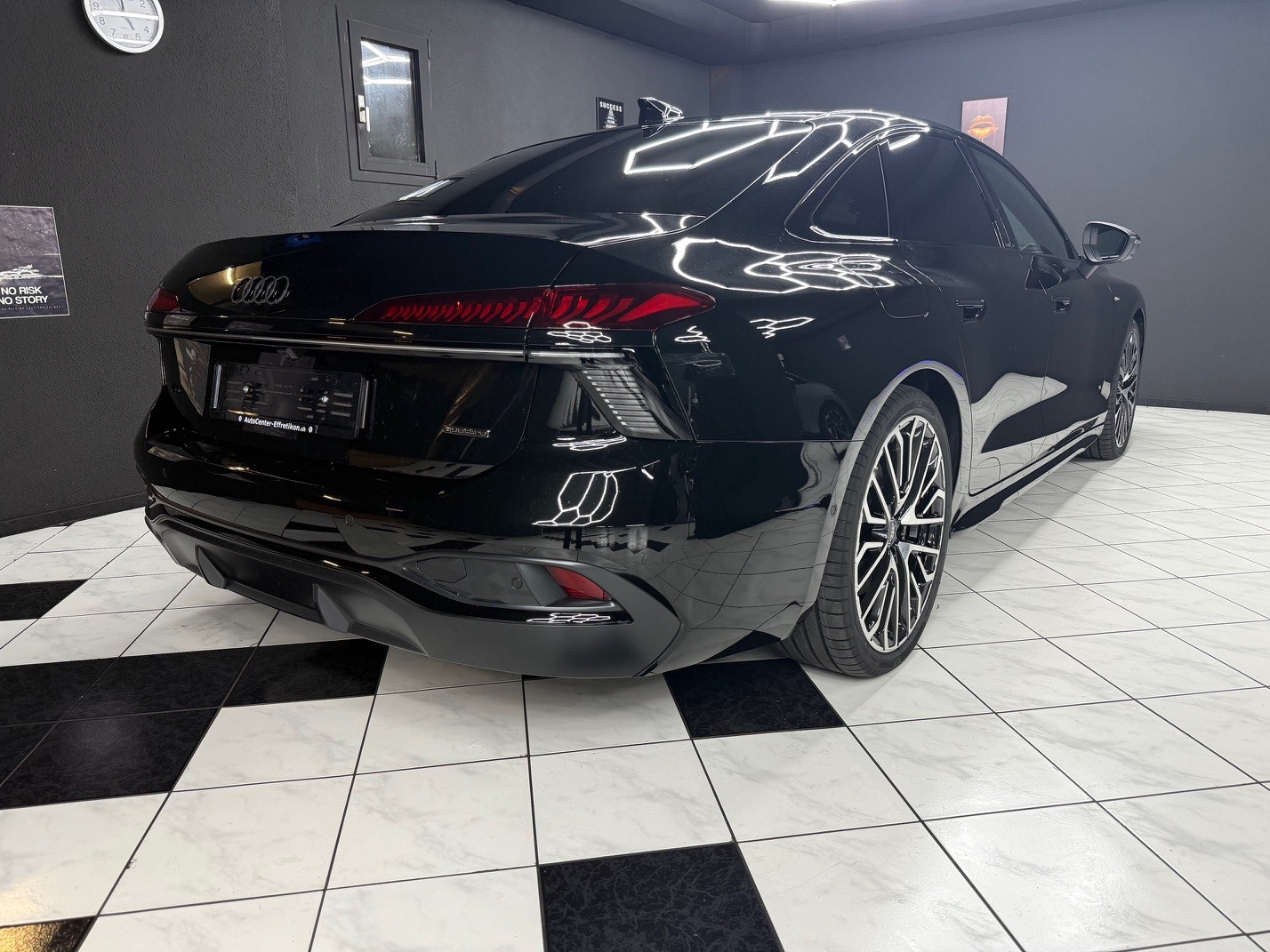 AUDI A6 Lim. TDI quattro S-Line-image-4