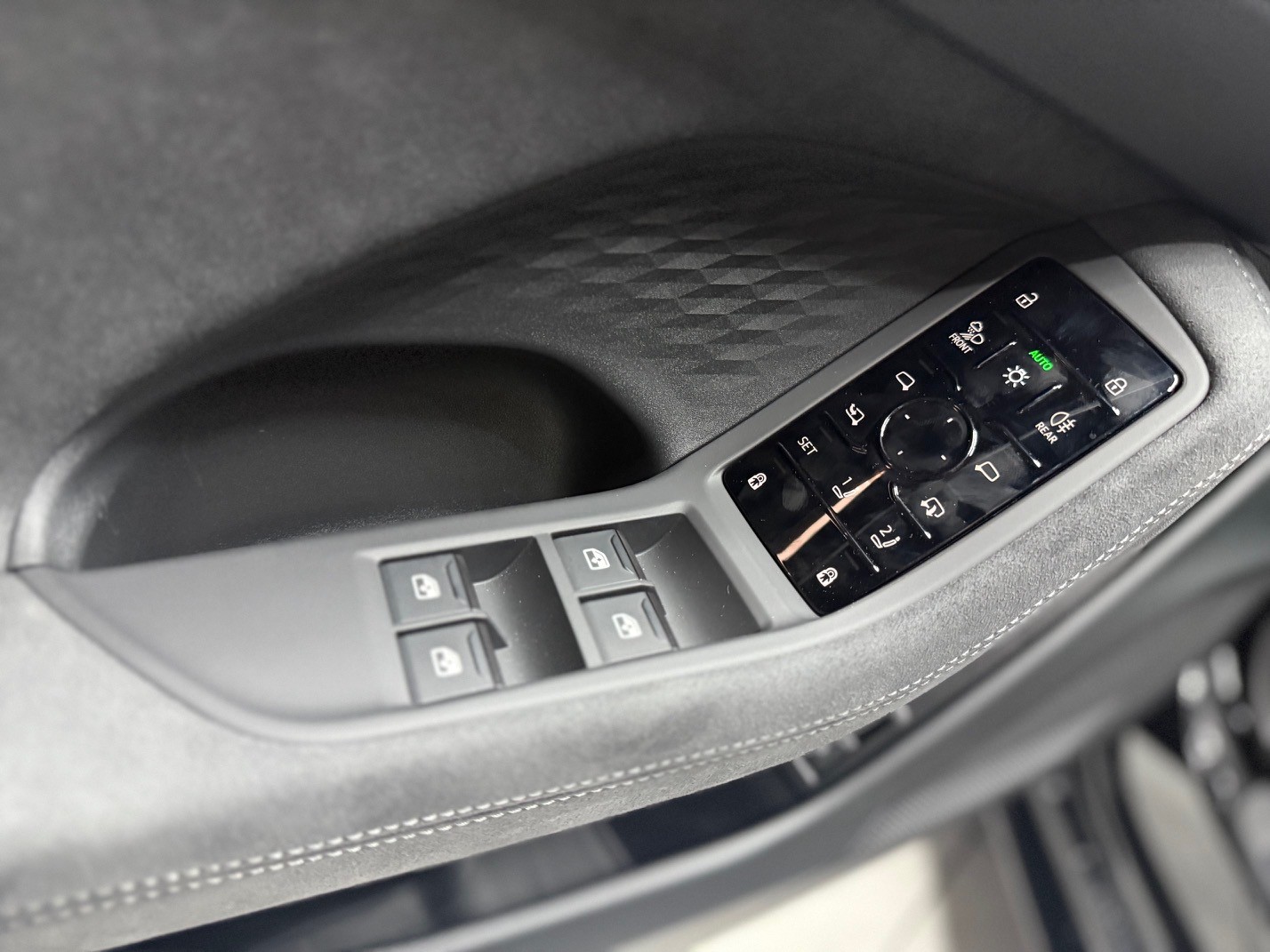 AUDI A6 Lim. TDI quattro S-Line-image-14