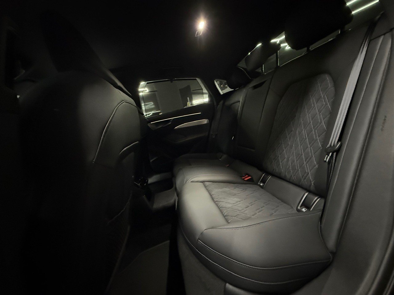 AUDI A6 Lim. TDI quattro S-Line-image-8