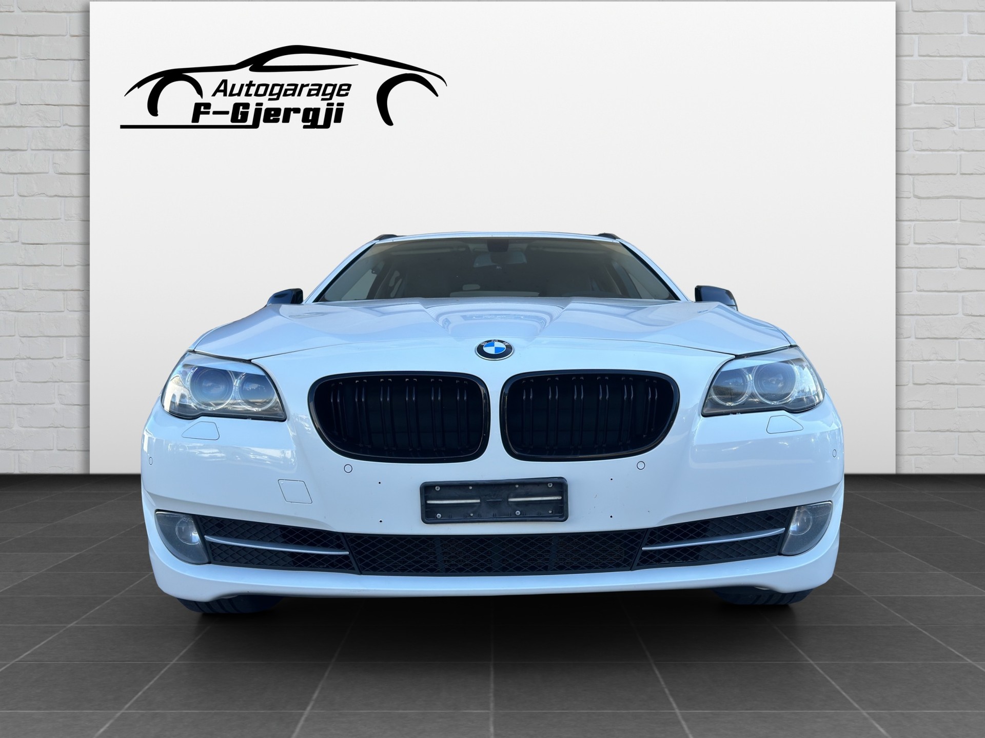 BMW 525d Touring xDrive Steptronic-image-2
