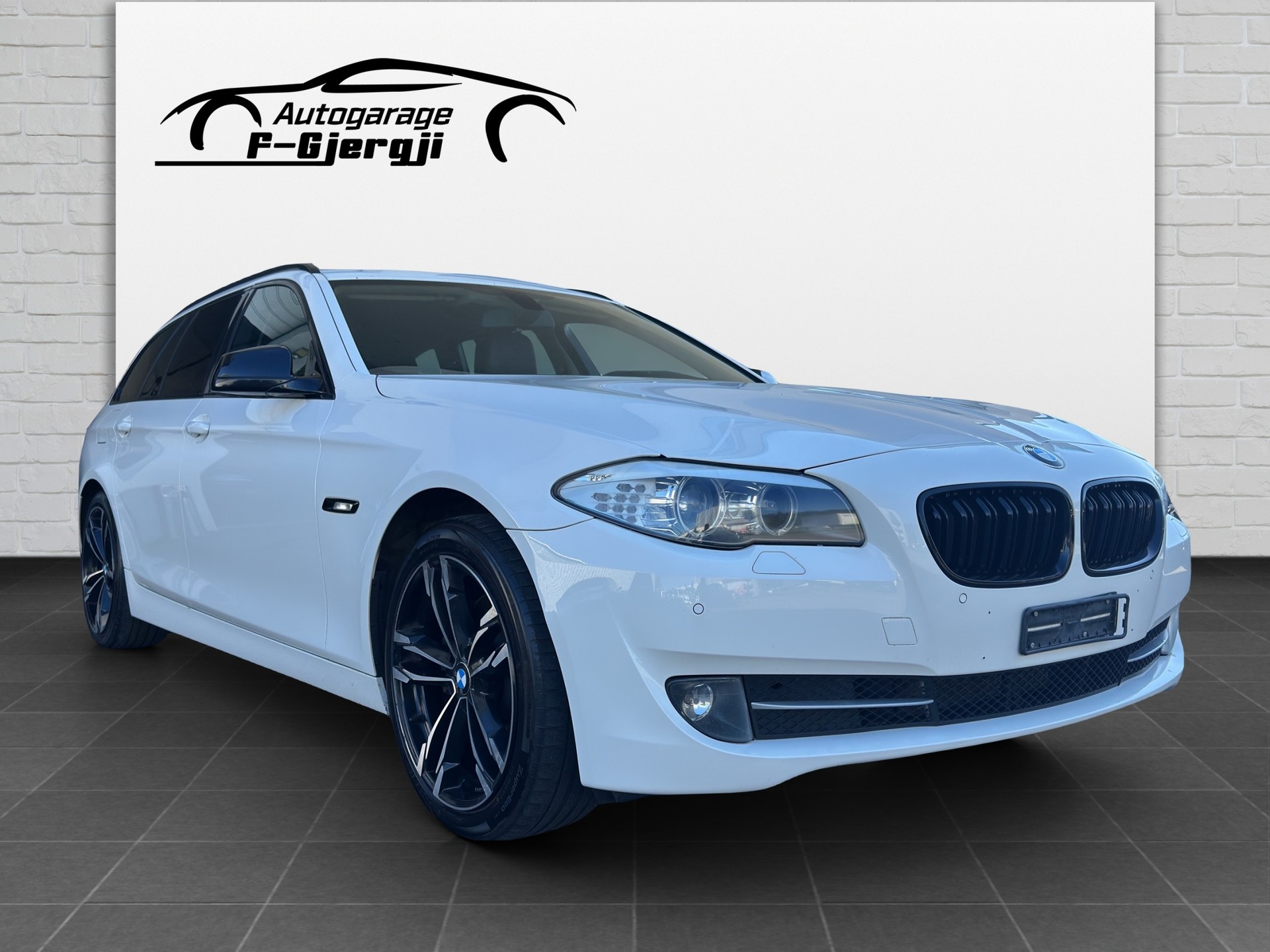 BMW 525d Touring xDrive Steptronic-image-1