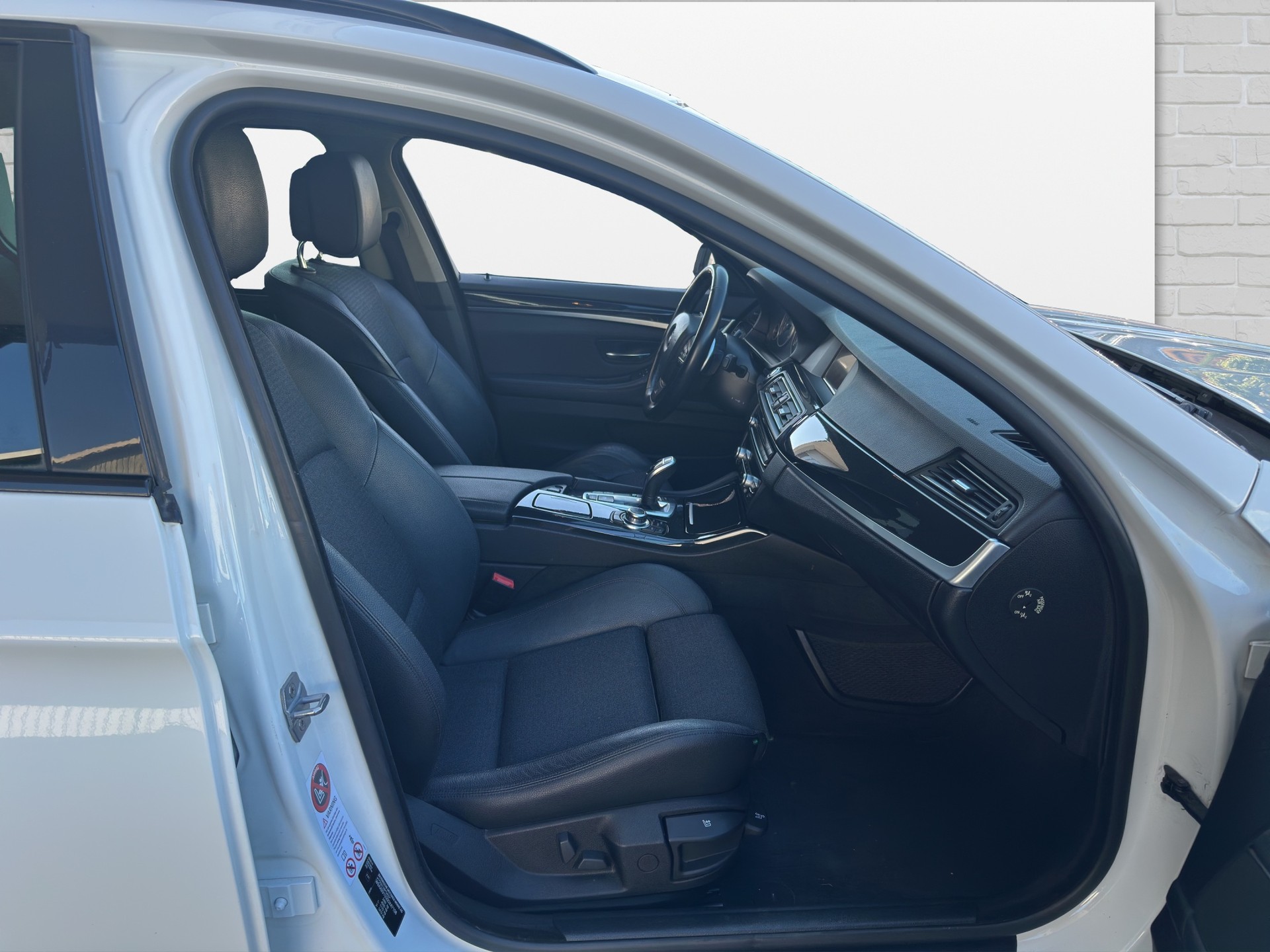 BMW 525d Touring xDrive Steptronic-image-10