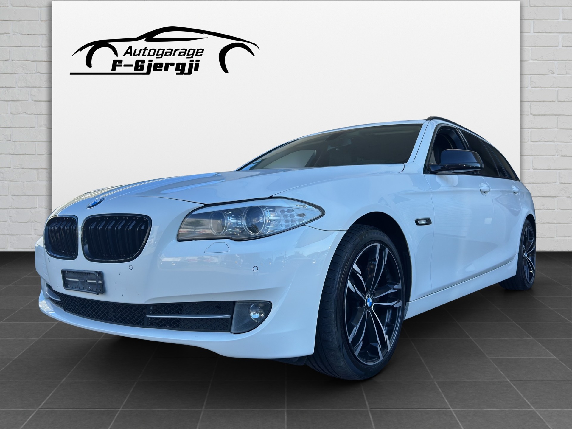 BMW 525d Touring xDrive Steptronic-image-0