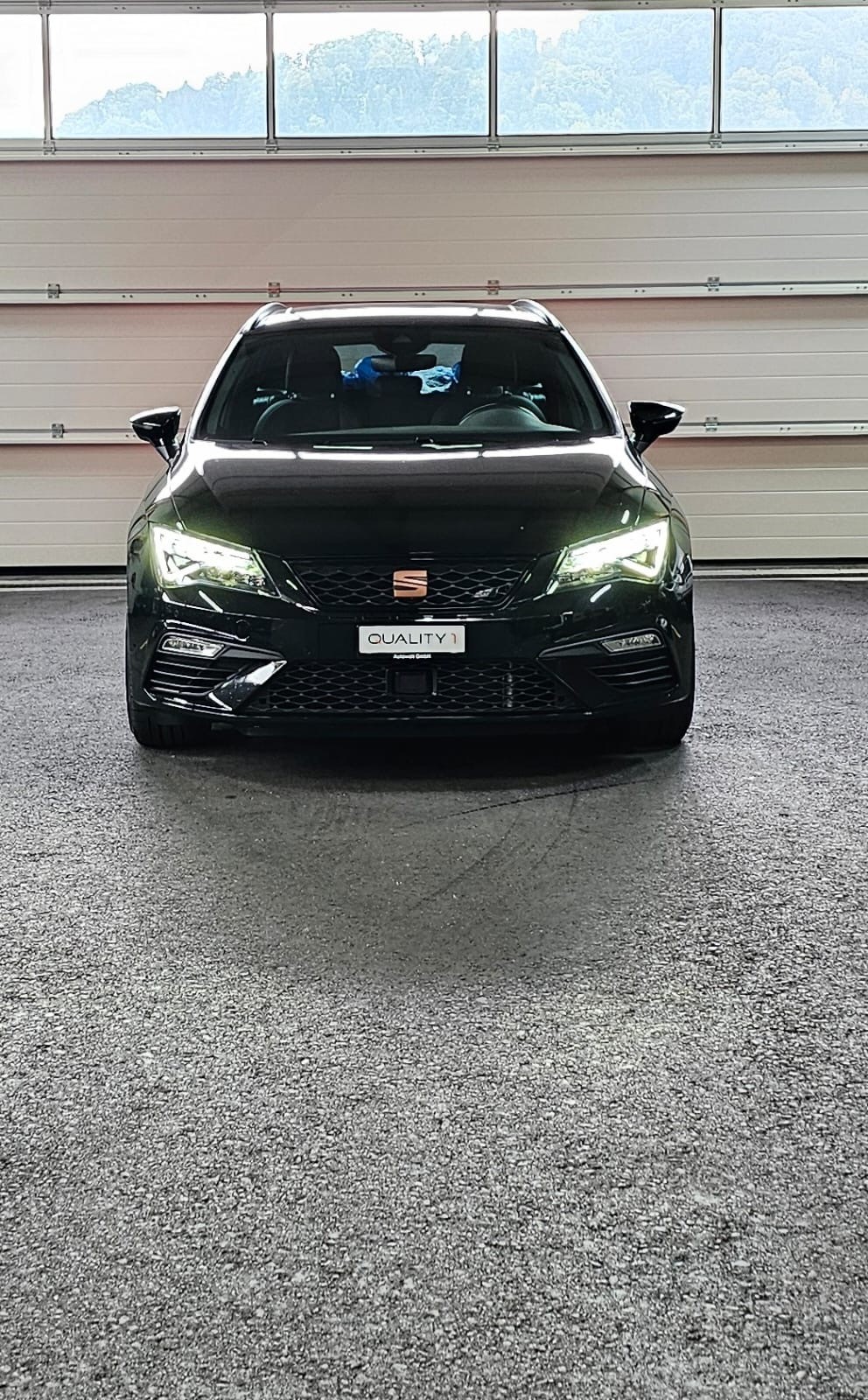 SEAT Leon ST 2.0 TSI Cupra 300 4 Drive DSG-image-6