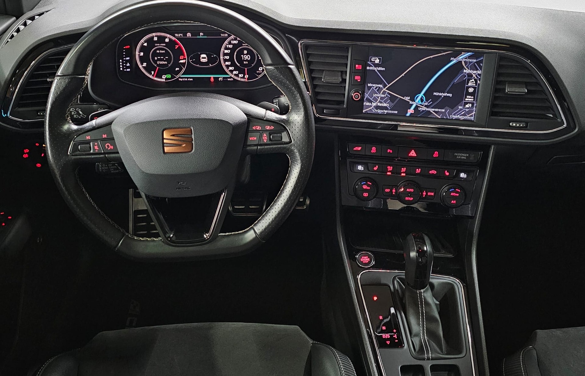 SEAT Leon ST 2.0 TSI Cupra 300 4 Drive DSG-image-12